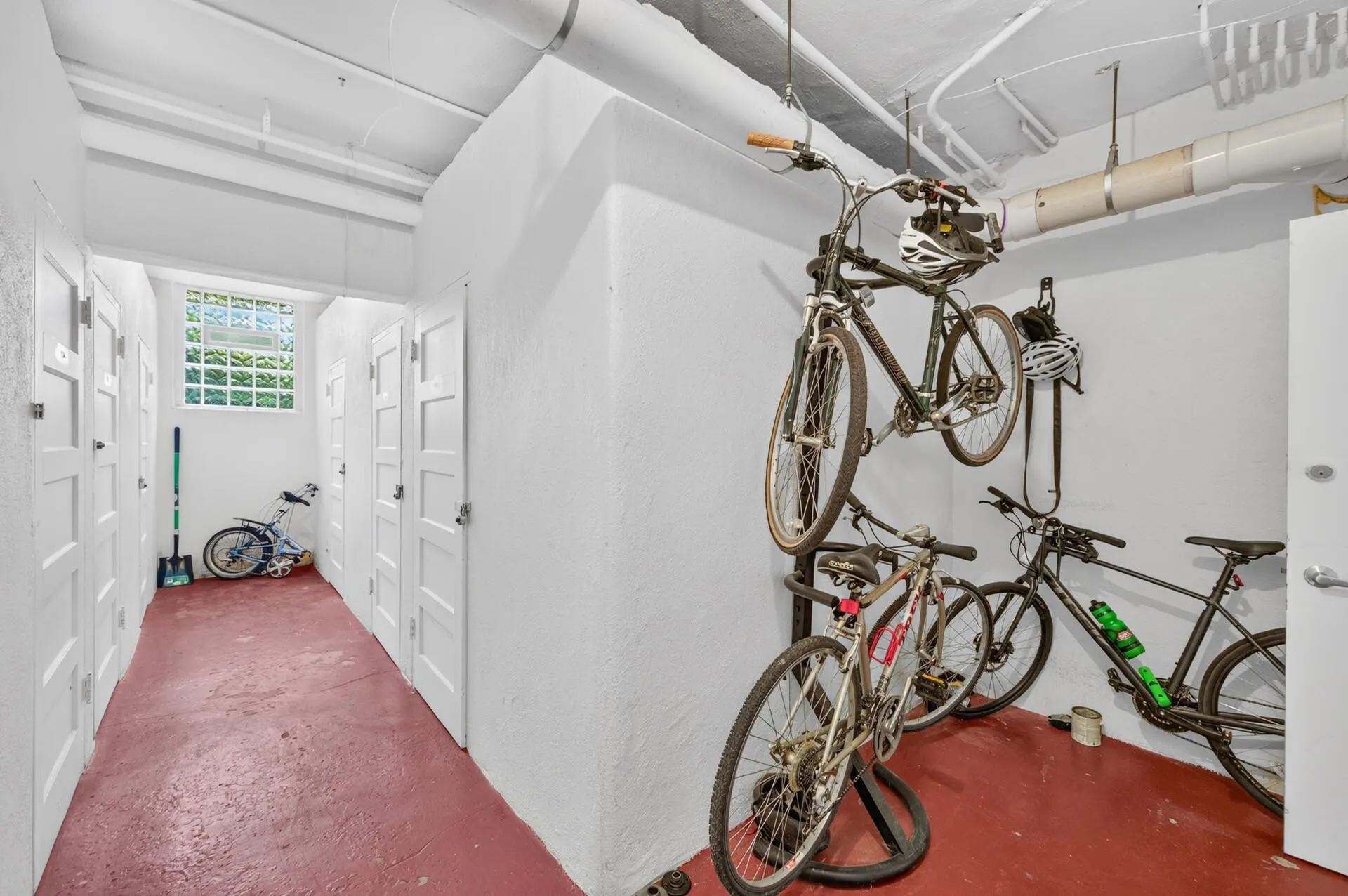 Photo 18 of 2716 Humboldt S Avenue Unit 301