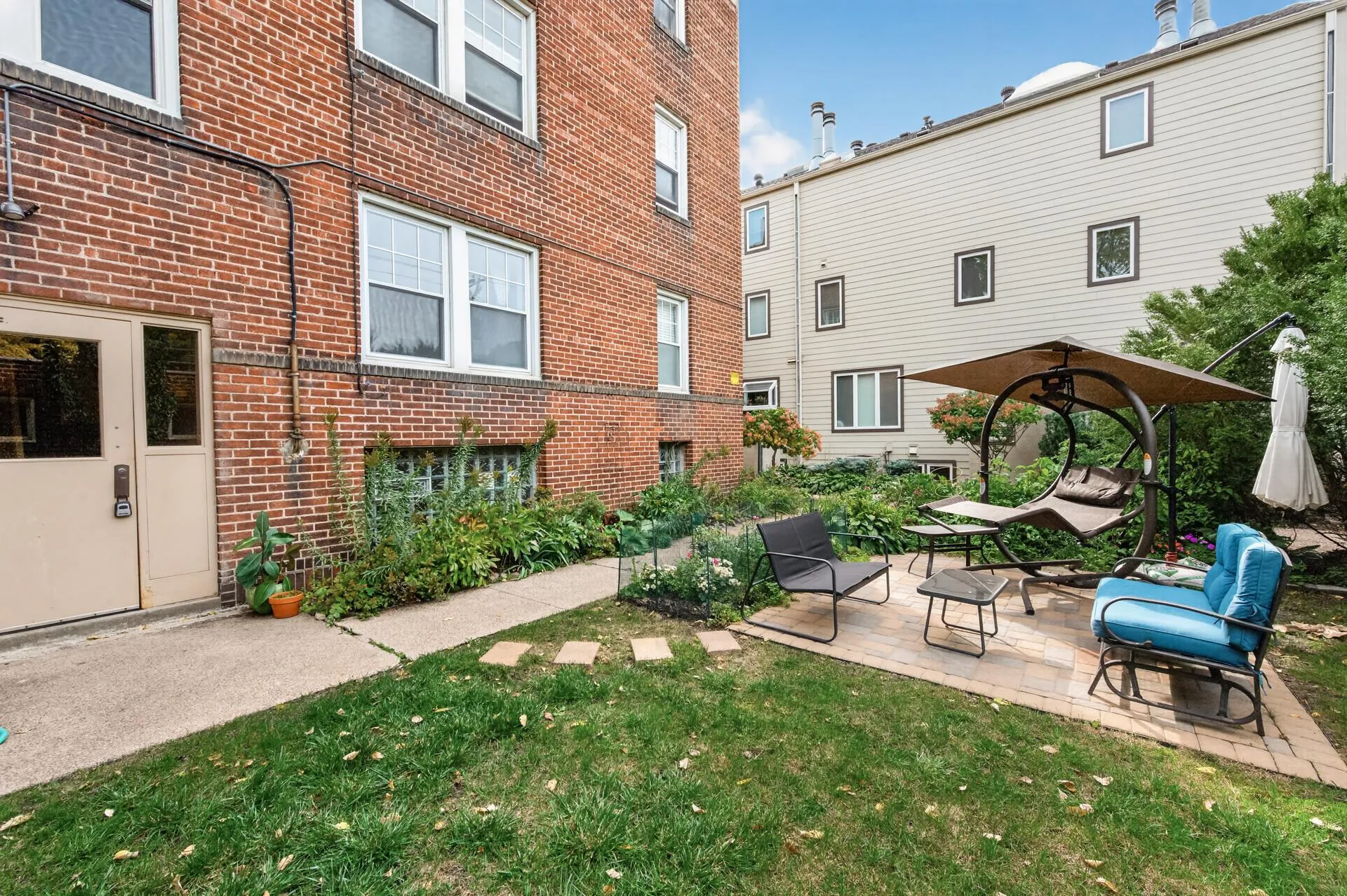 Photo 30 of 2716 Humboldt S Avenue Unit 301