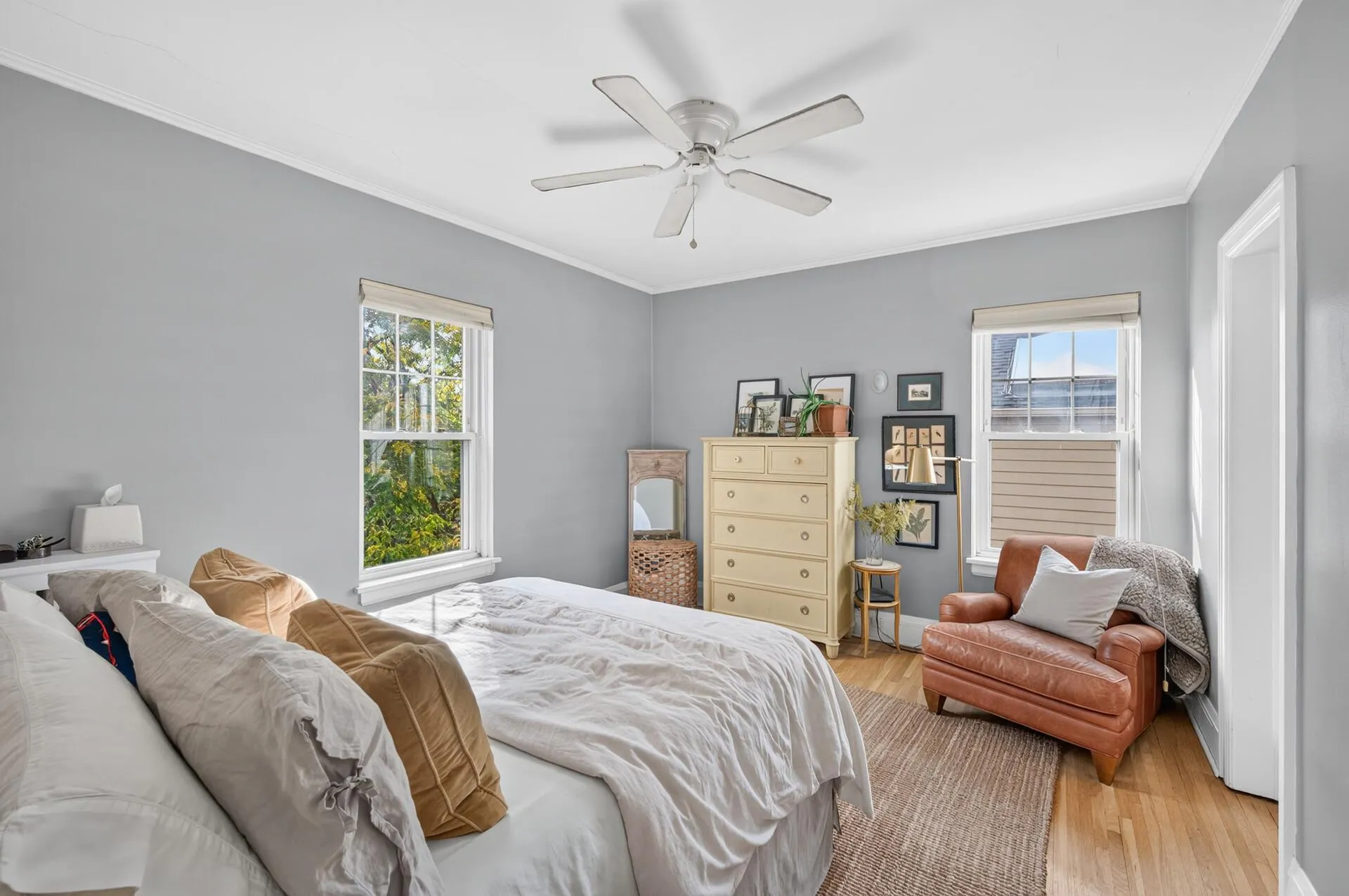 Photo 12 of 2716 Humboldt S Avenue Unit 301