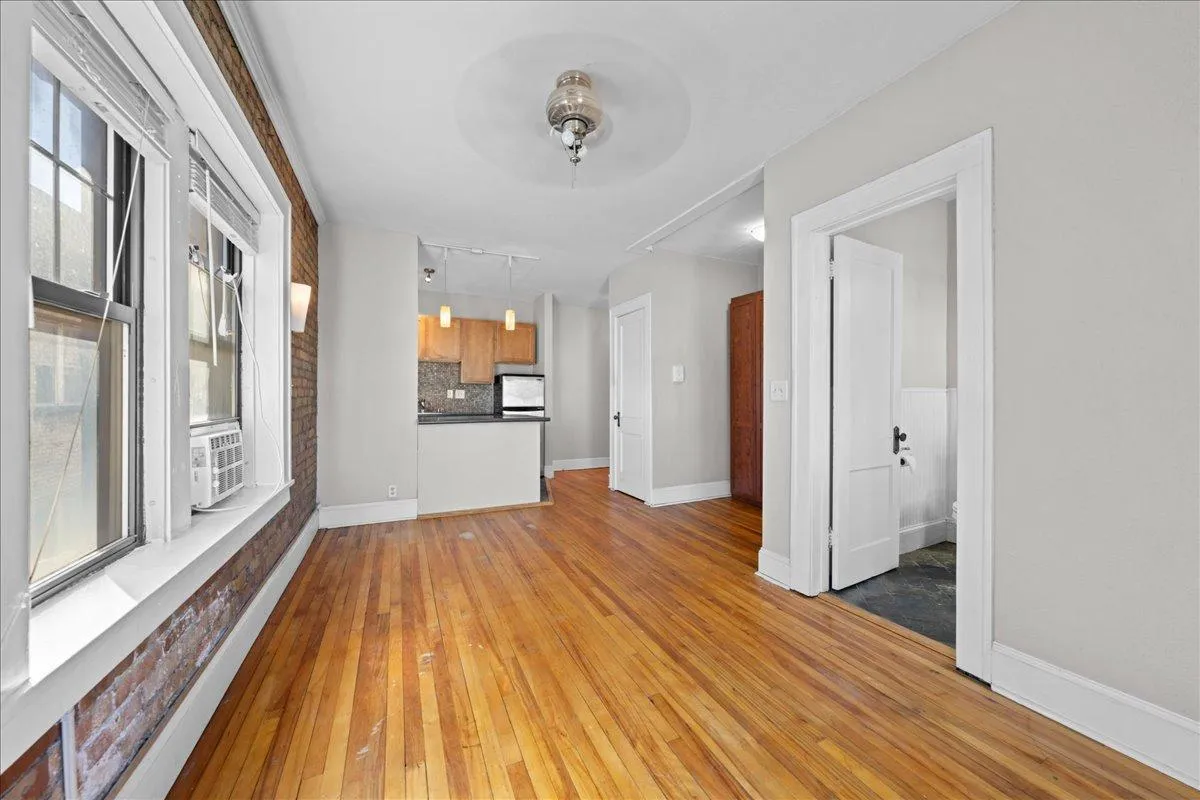 Photo 16 of 1901 Stevens Avenue Unit 307