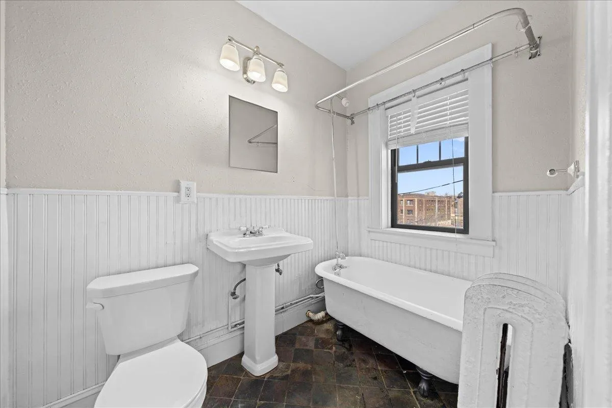 Photo 19 of 1901 Stevens Avenue Unit 307