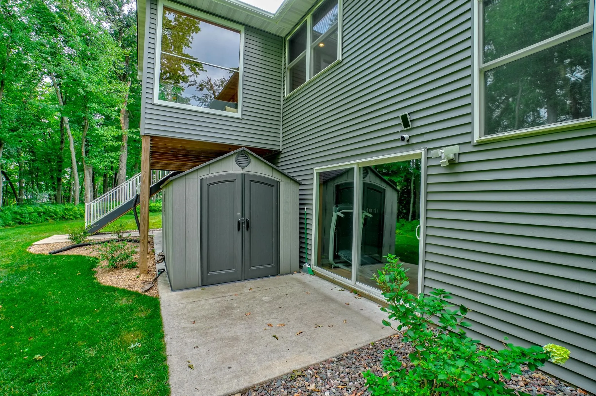 Photo 51 of 19180 Meadowridge Ln N Circle