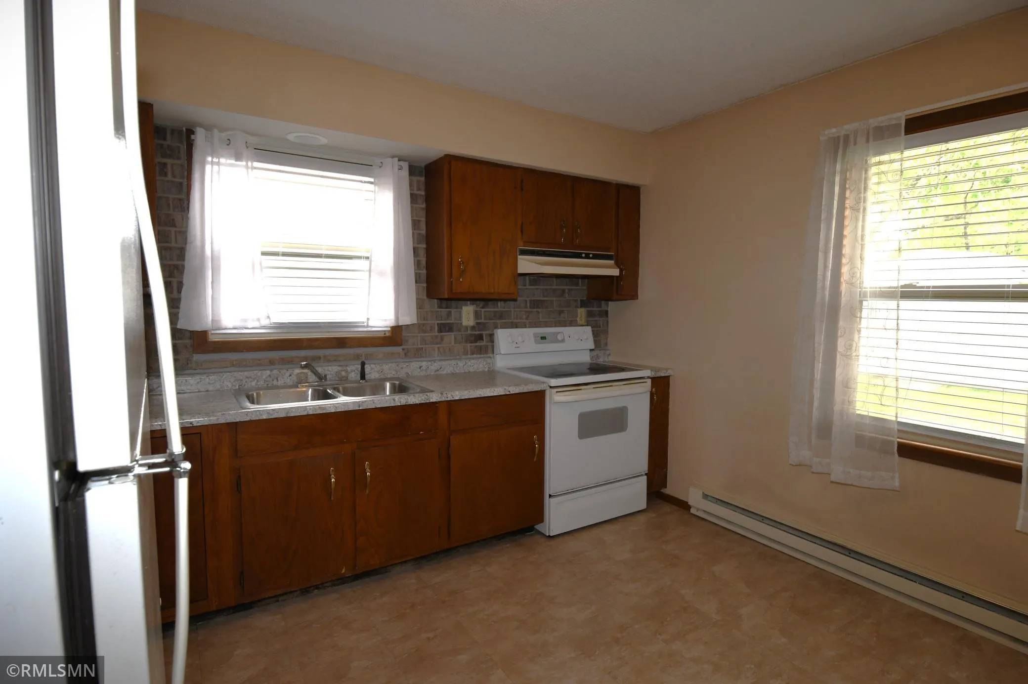 Photo 17 of 653 N 2nd Street