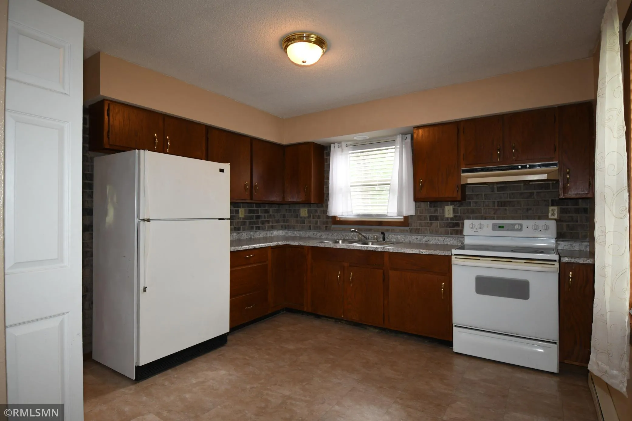 Photo 18 of 653 N 2nd Street