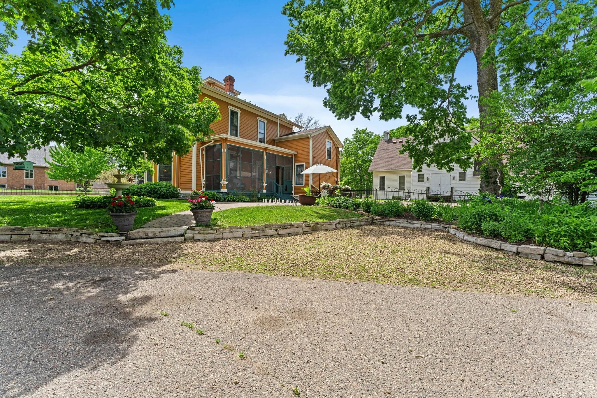 Photo 89 of 718 Vermillion Street