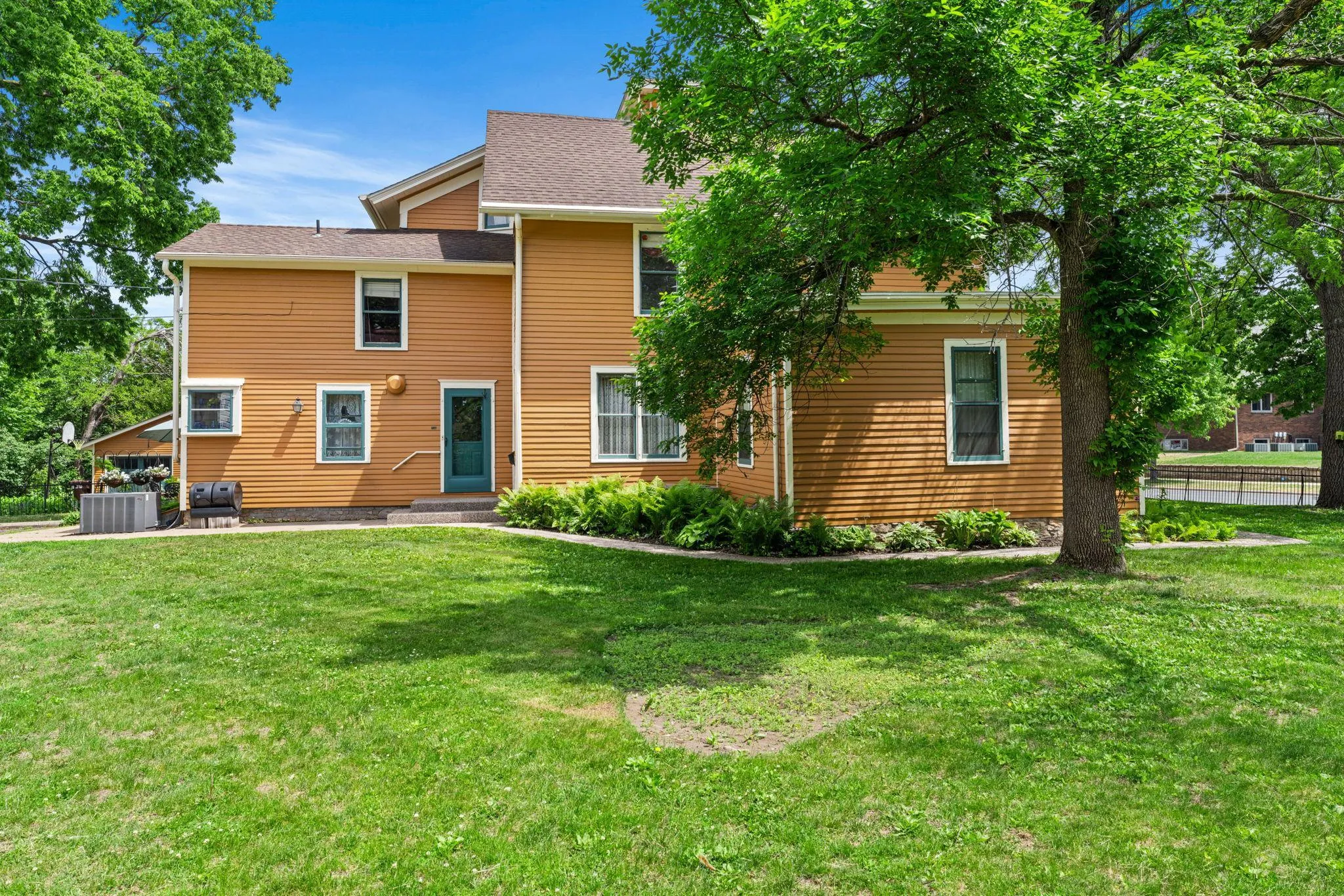 Photo 99 of 718 Vermillion Street