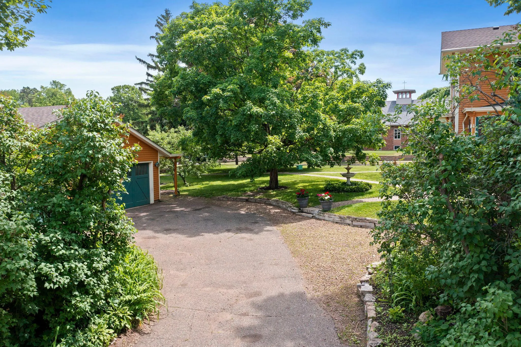 Photo 90 of 718 Vermillion Street