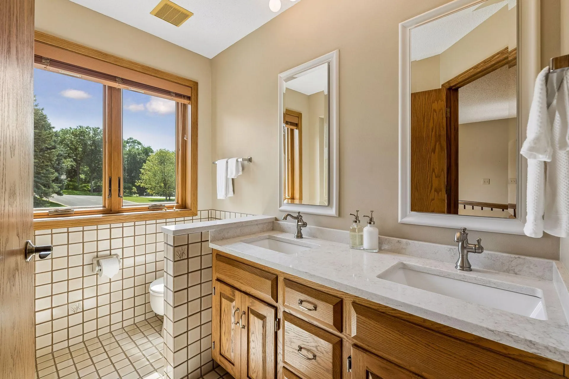 Photo 19 of 10416 Briar Circle
