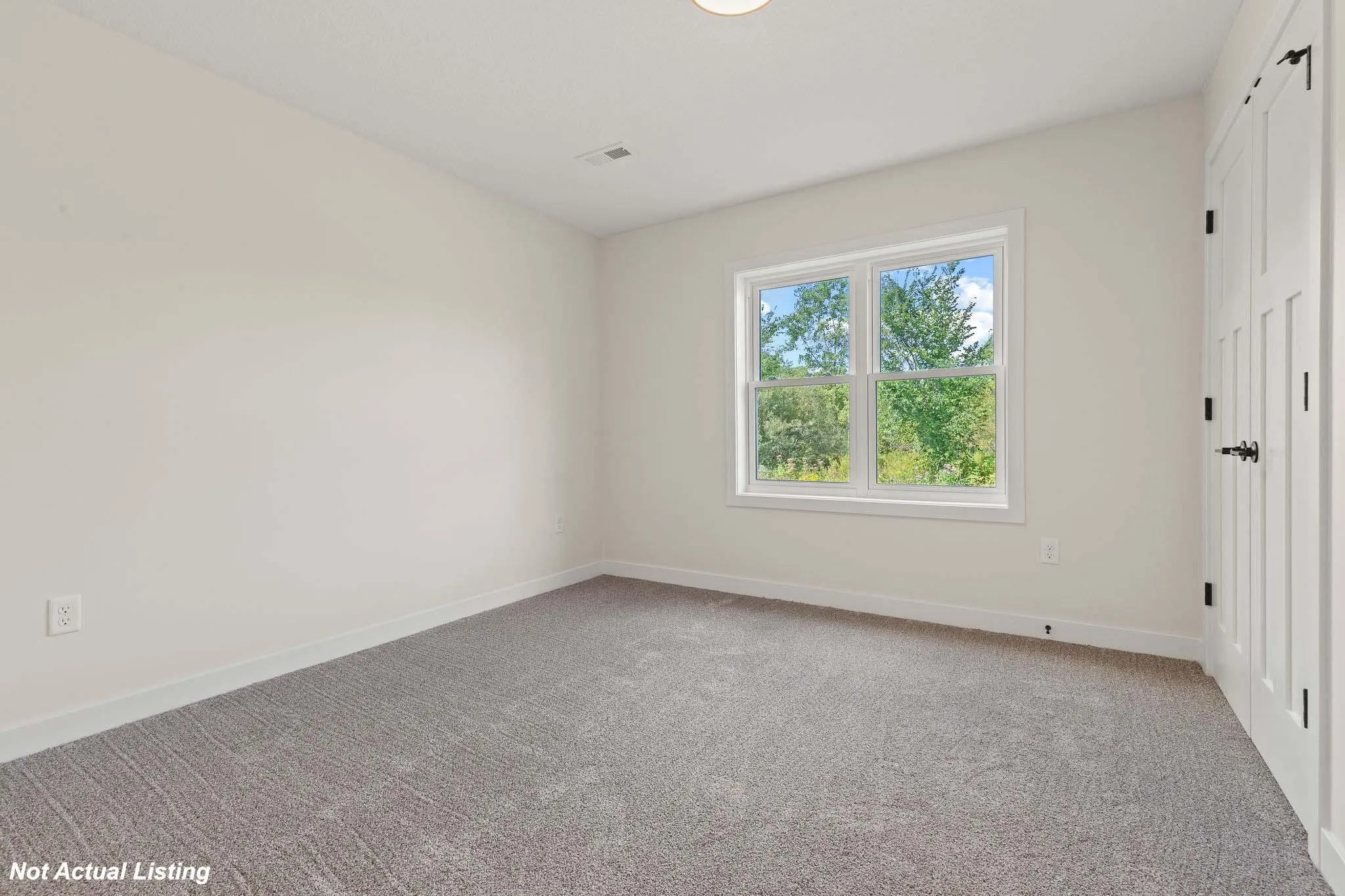 Photo 13 of 415 Finvold Street