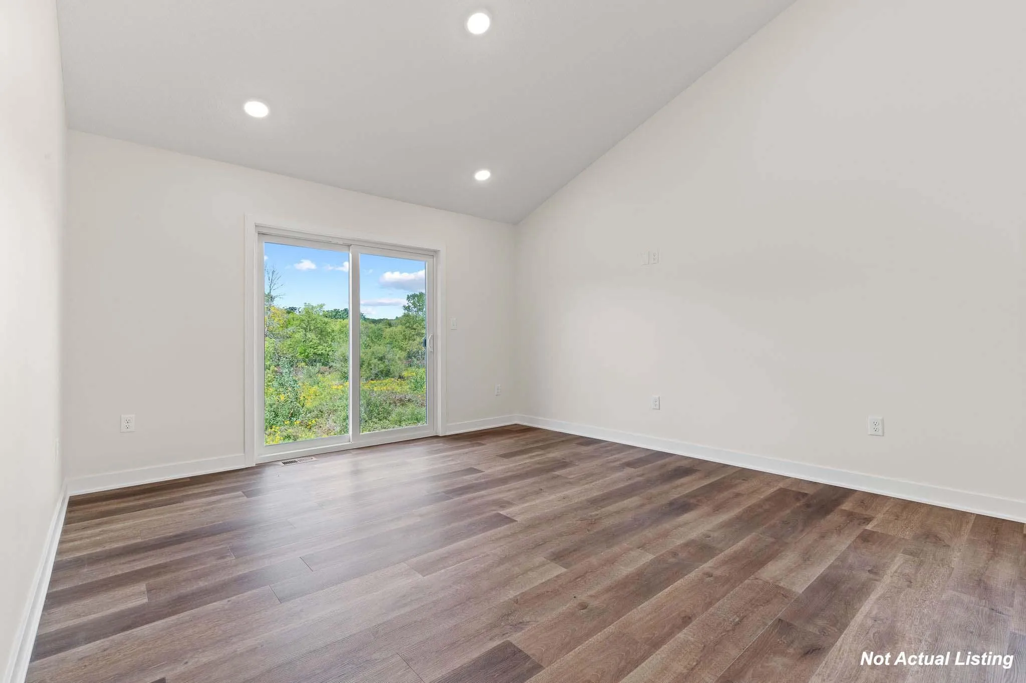 Photo 11 of 415 Finvold Street