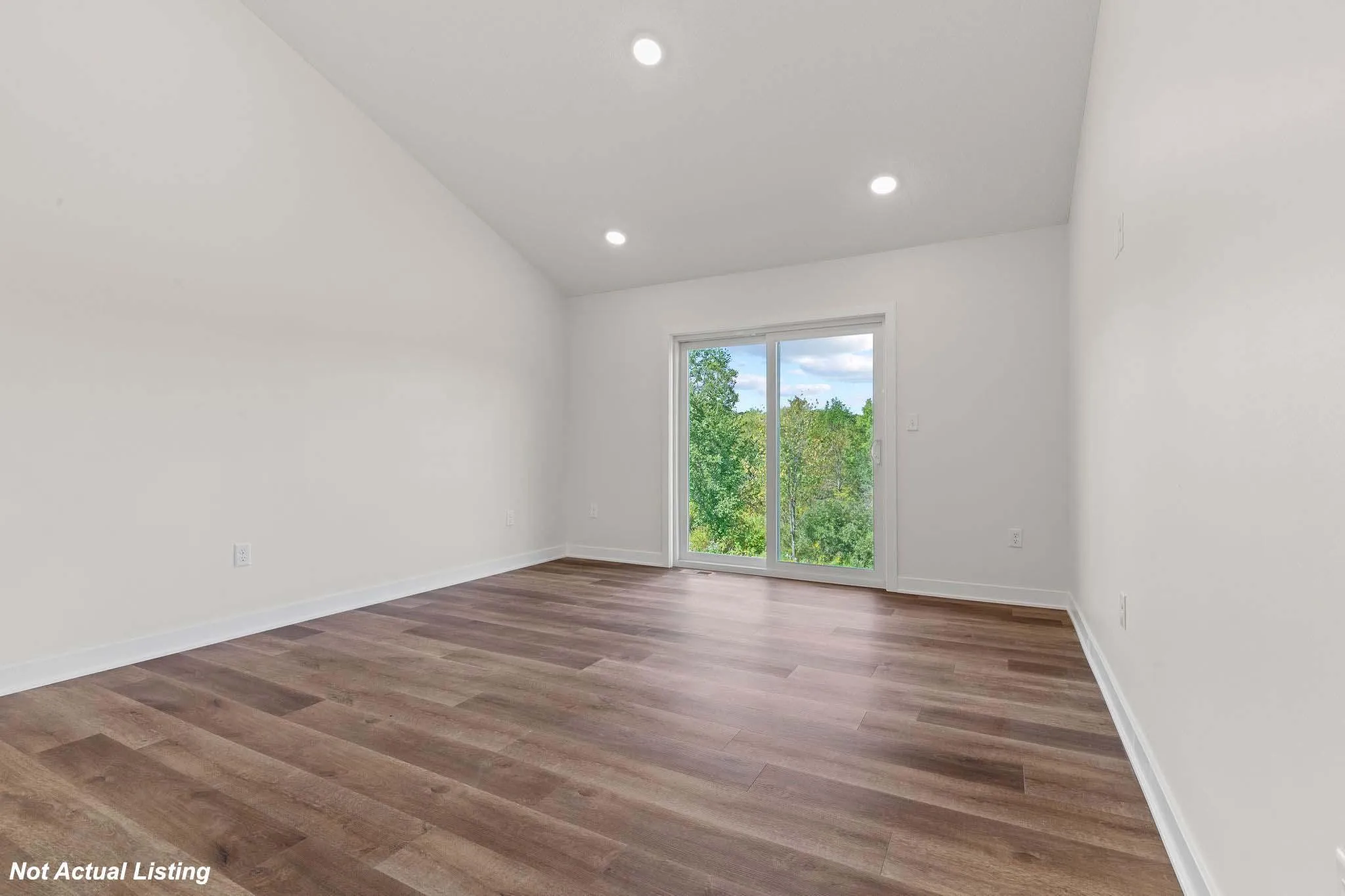 Photo 10 of 415 Finvold Street