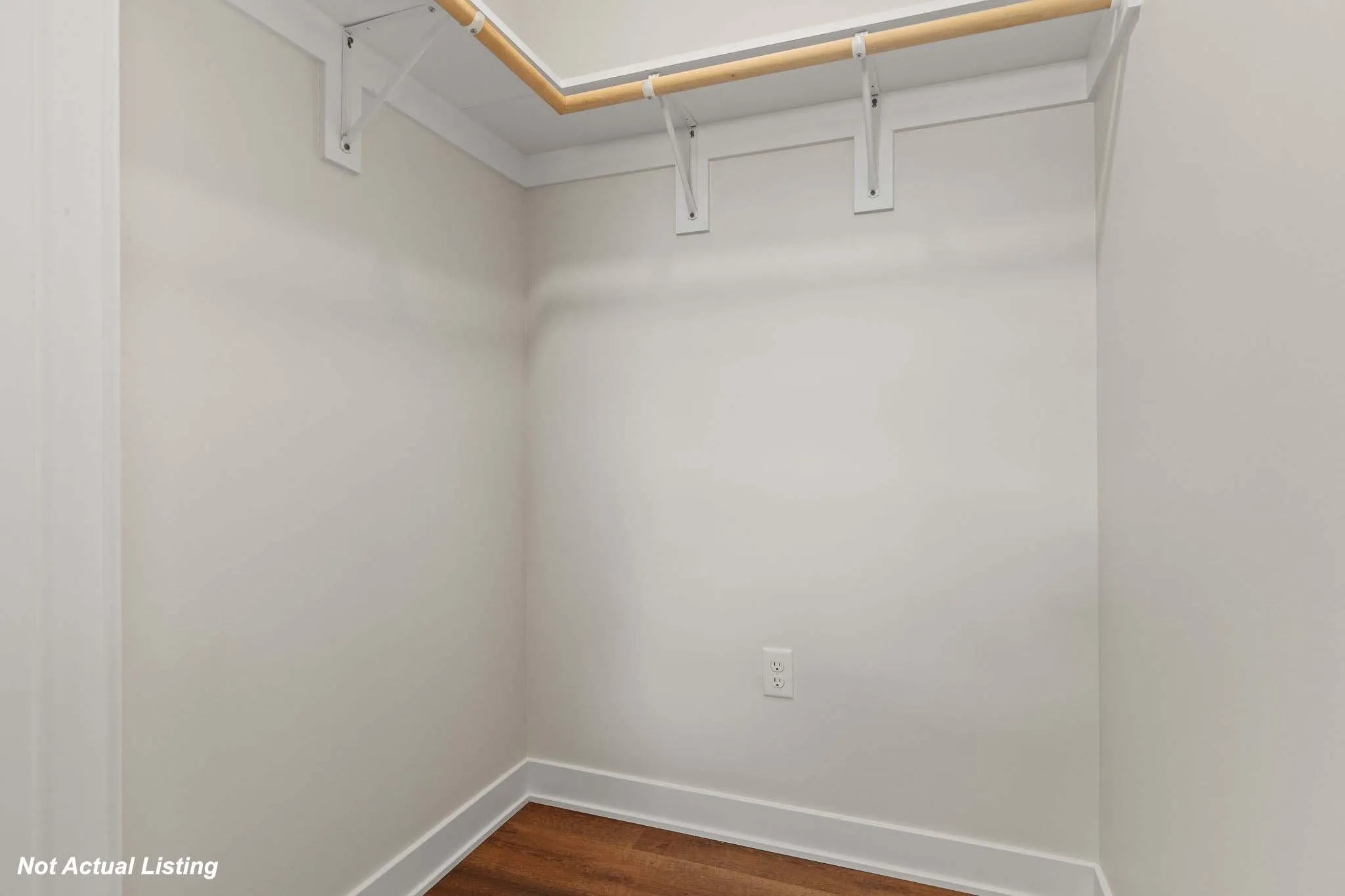 Photo 18 of 415 Finvold Street