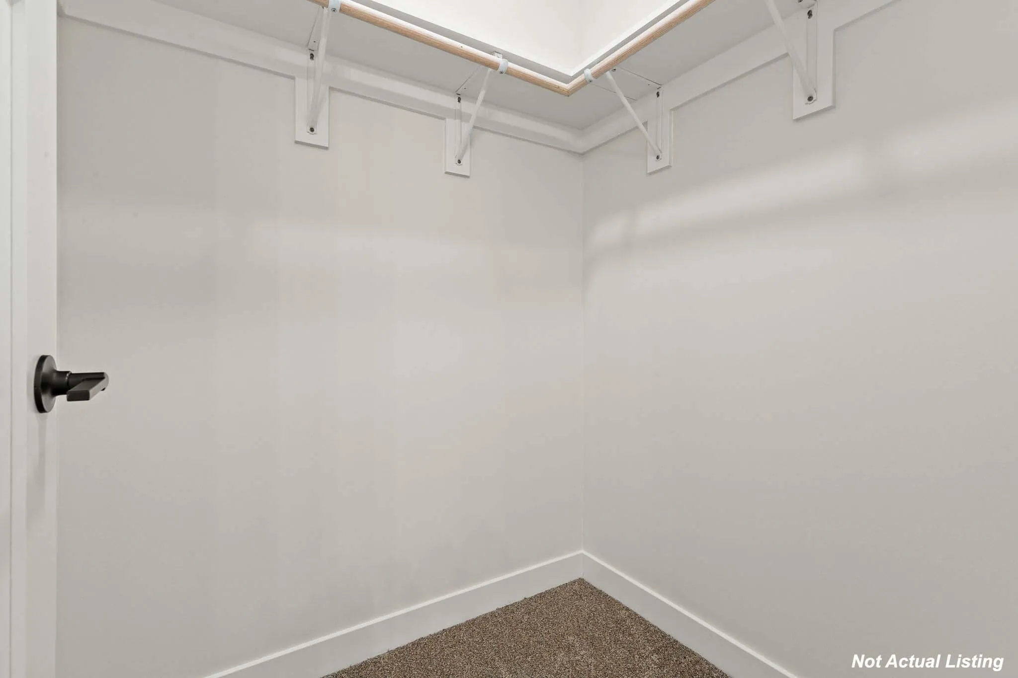 Photo 17 of 415 Finvold Street