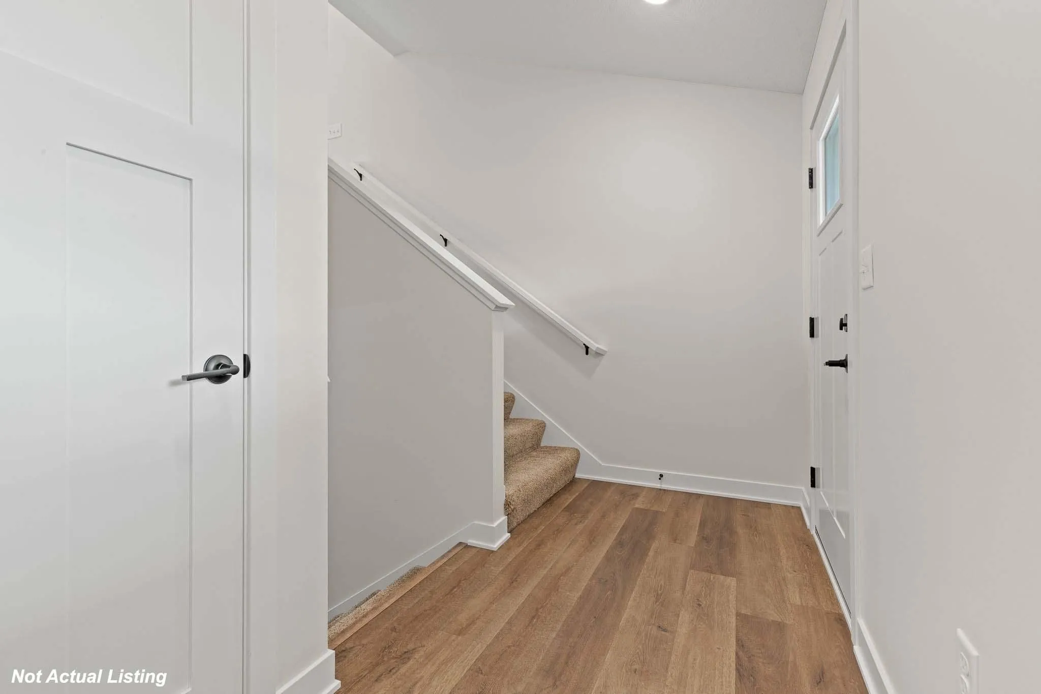 Photo 6 of 415 Finvold Street