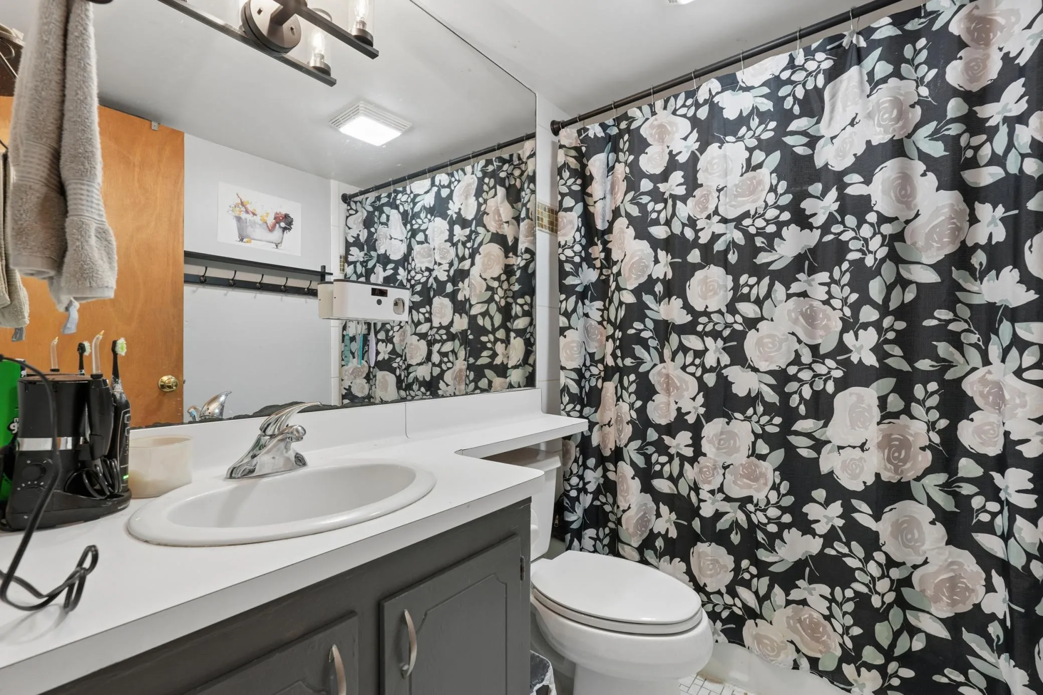 Photo 9 of 4379 Wilshire Boulevard Unit 208