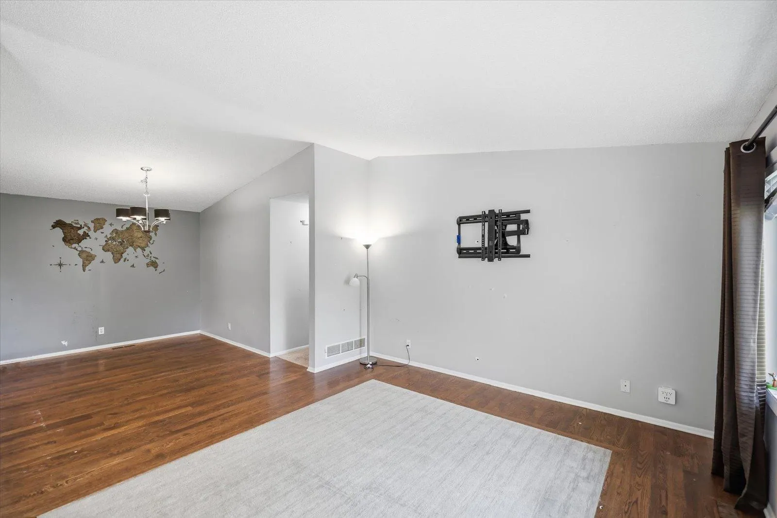 Photo 11 of 6838 Sandlewood Road