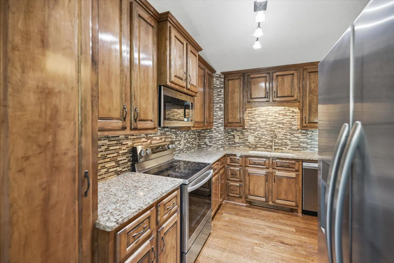 Photo 13 of 6838 Sandlewood Road