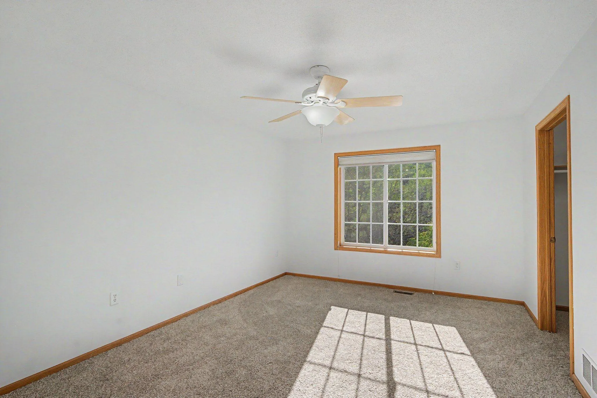 Photo 17 of 1103 N Rum River Drive