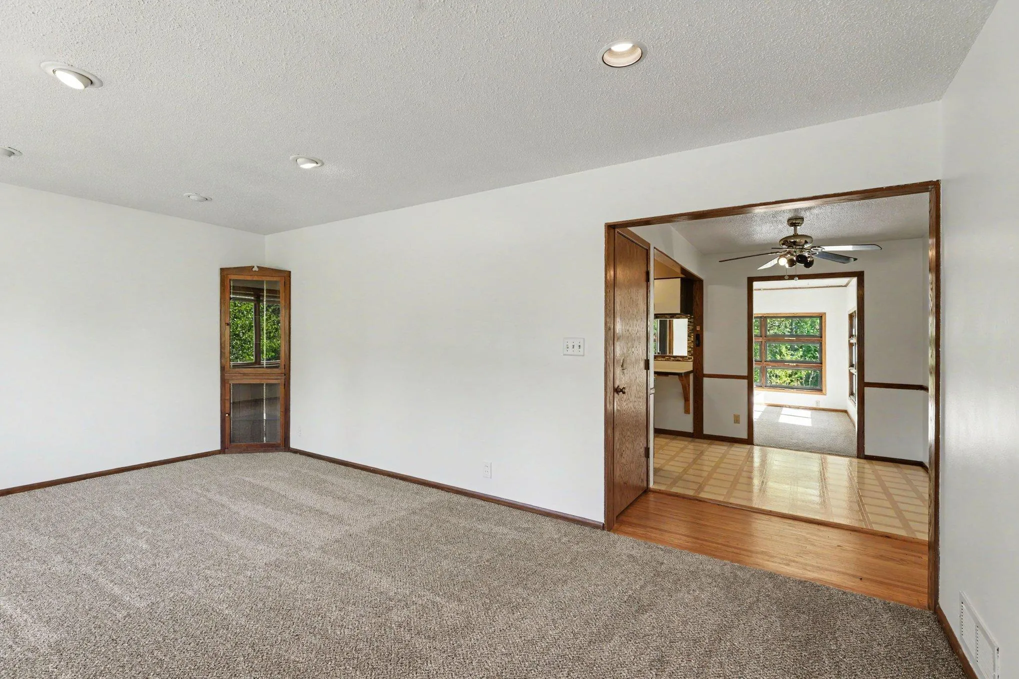 Photo 3 of 2050 Farrington Street