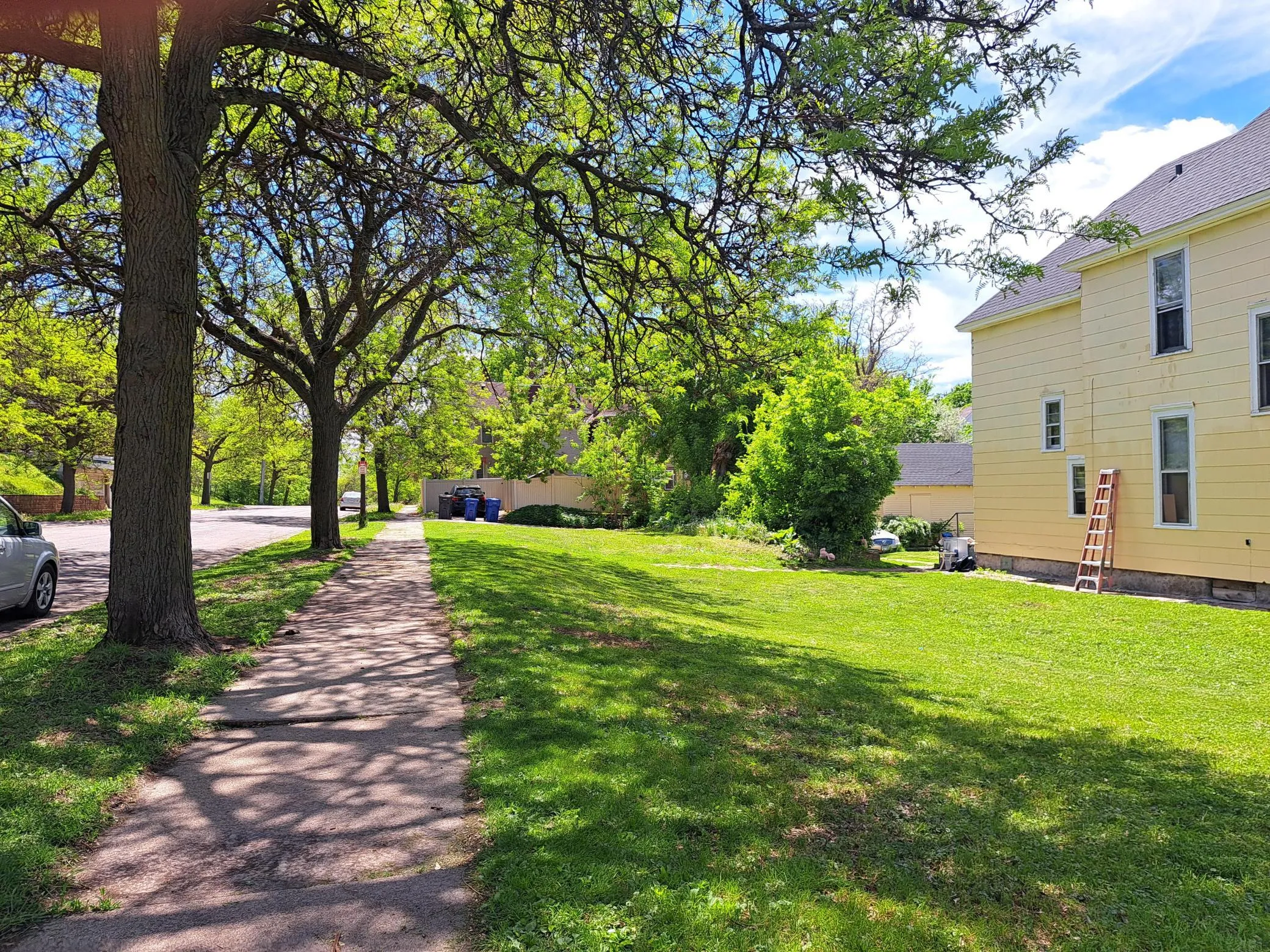 Photo 4 of 696 Sims Avenue
