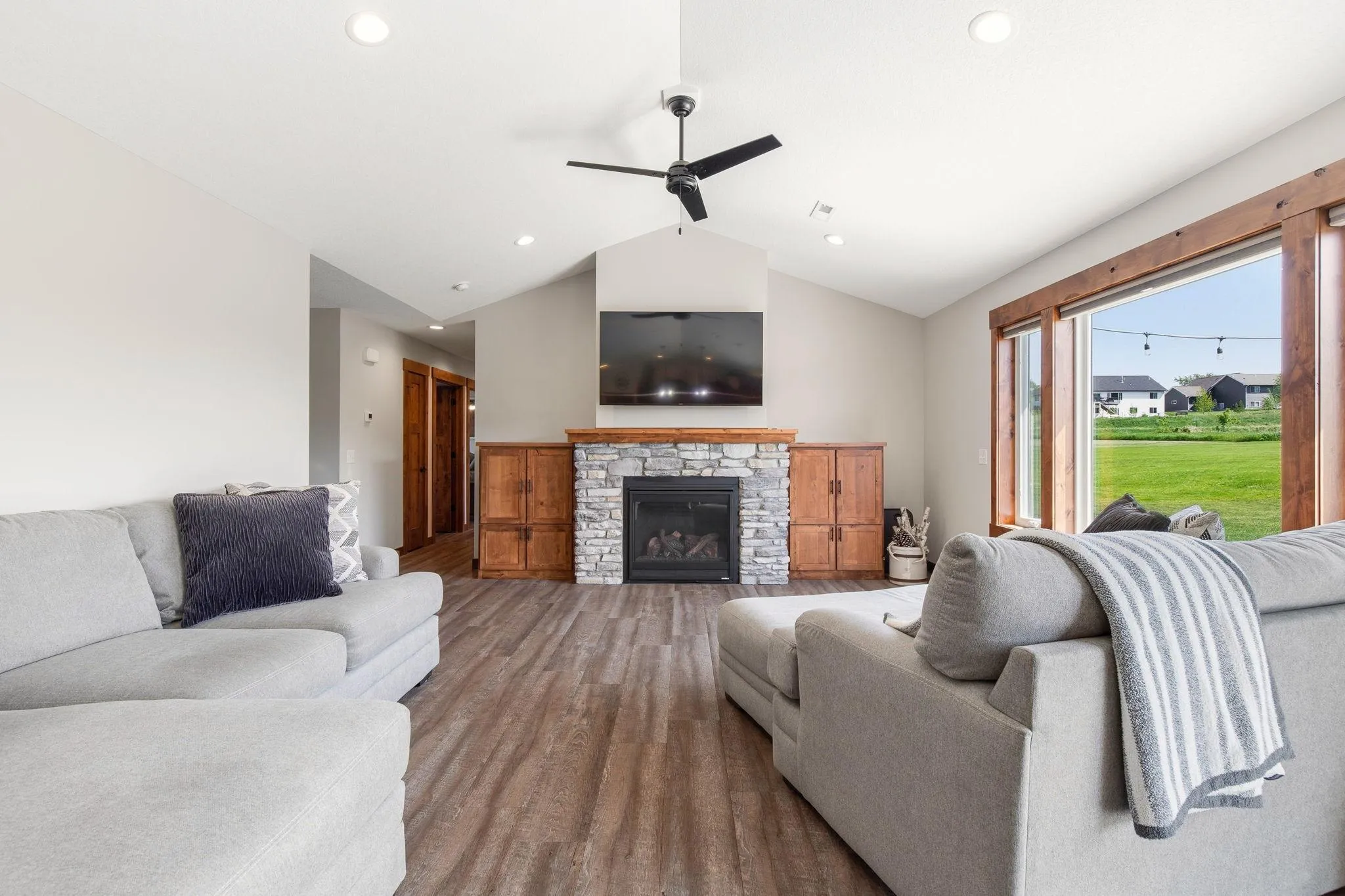Photo 9 of 740 161st