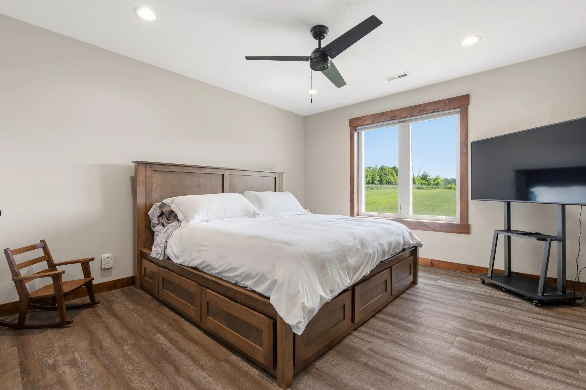 Photo 14 of 740 161st