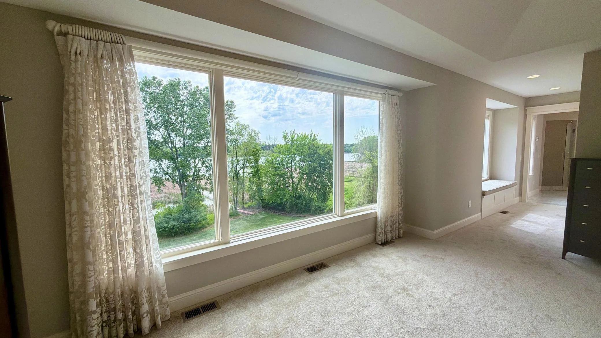Photo 7 of 2975 Klondike N Avenue