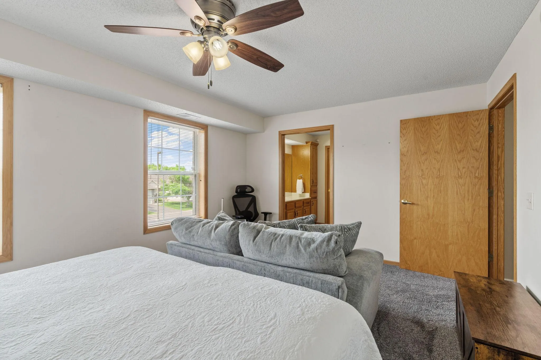 Photo 11 of 15631 Linnet Nw Street Unit 3-202