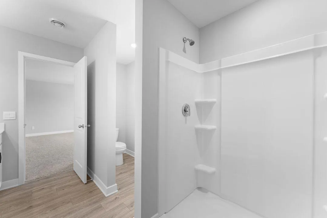 Photo 13 of 913 Greenlawn W Avenue