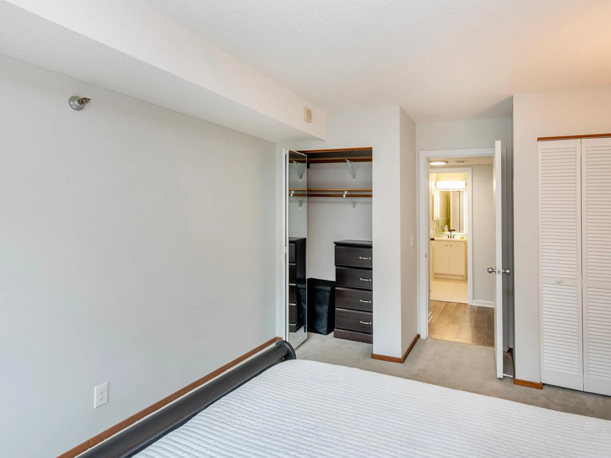 Photo 16 of 26 10th W Street Unit 709