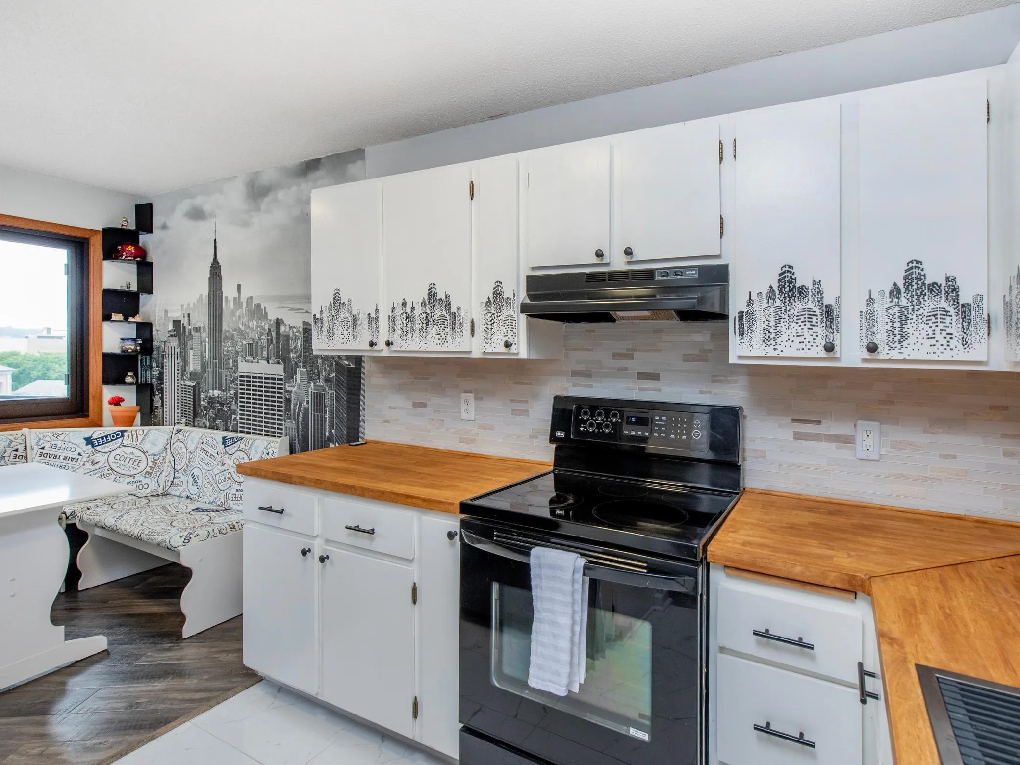 Photo 4 of 26 10th W Street Unit 709