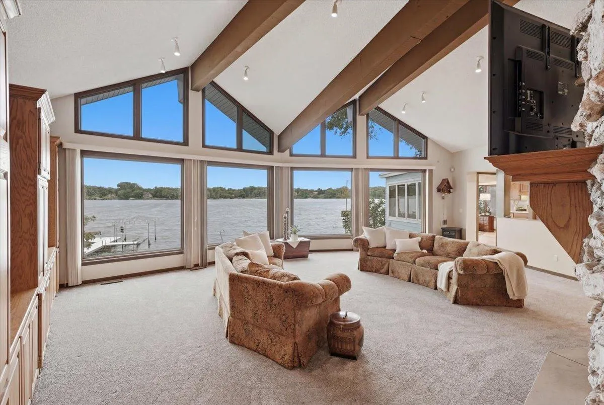 Photo 20 of 737 Carla Lane