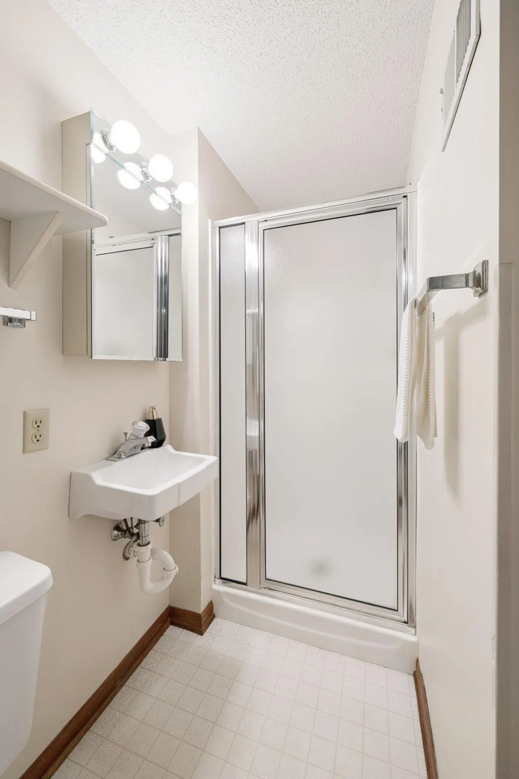 Photo 23 of 336 W 5th Street