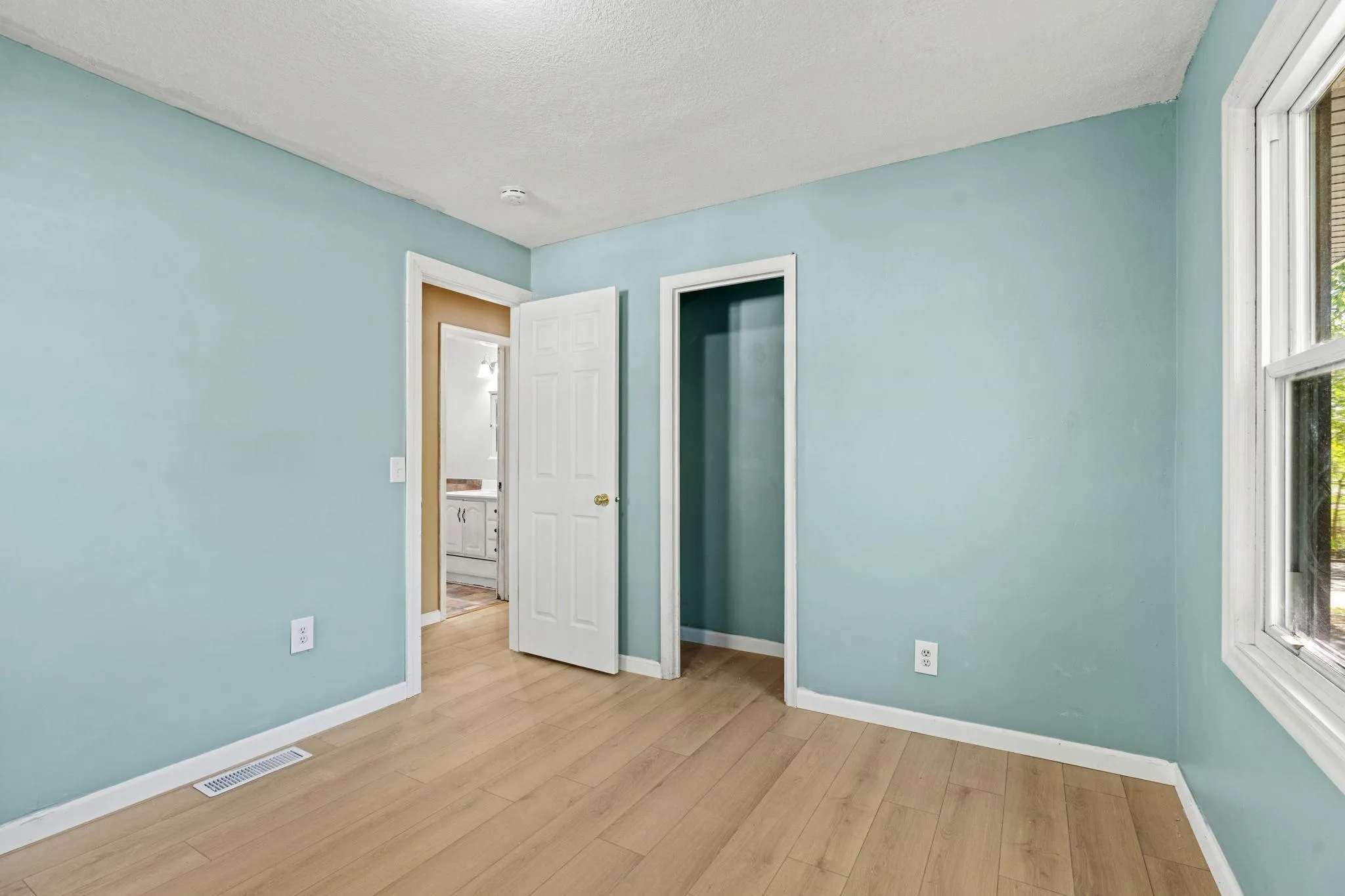 Photo 12 of 8207 3rd S Avenue