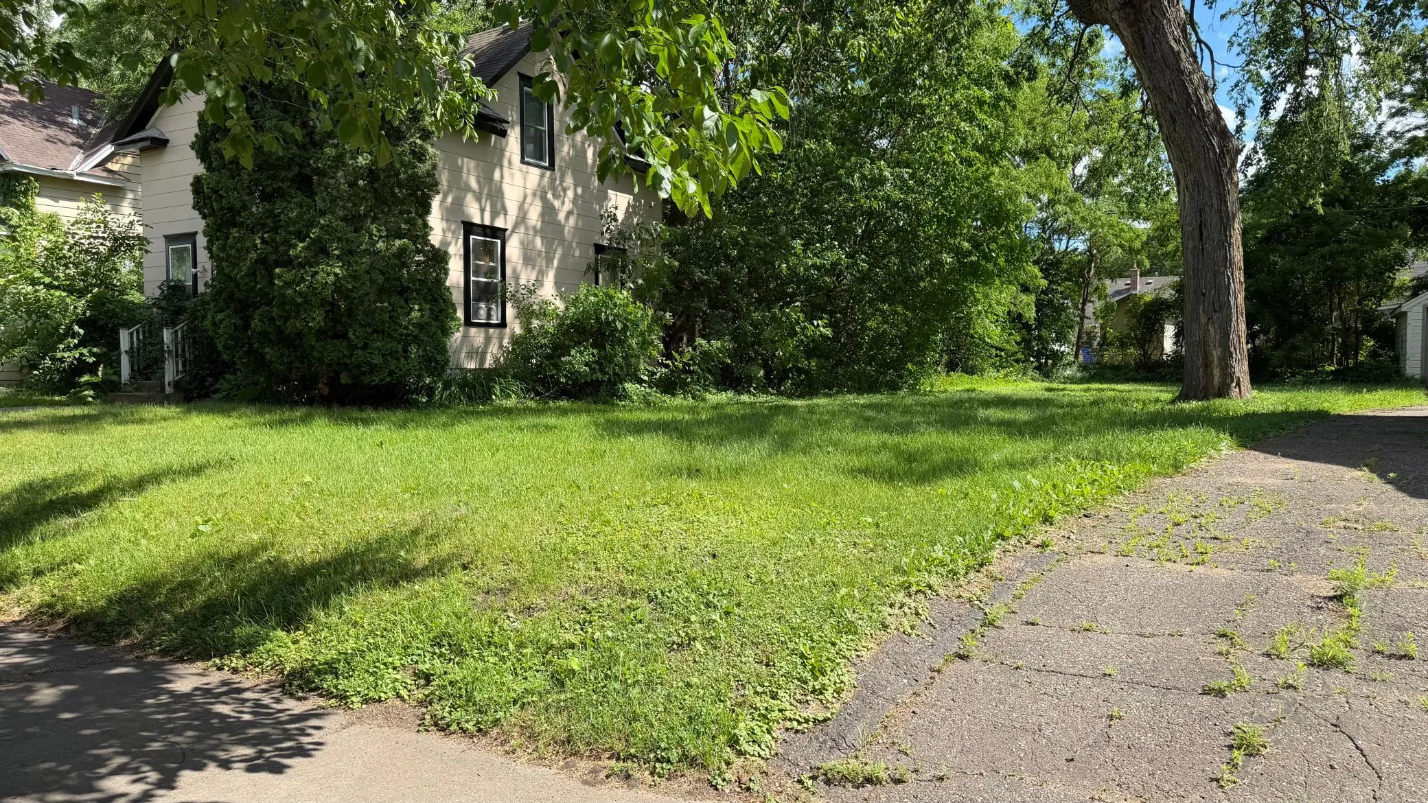 Photo 3 of 13xx Hewitt Avenue
