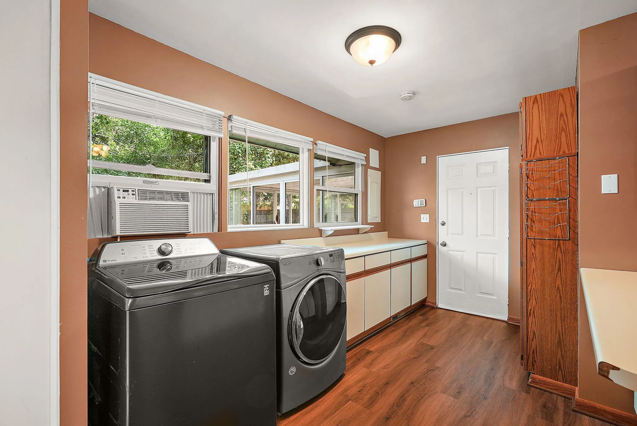 Photo 10 of 8043 5th Ne Street