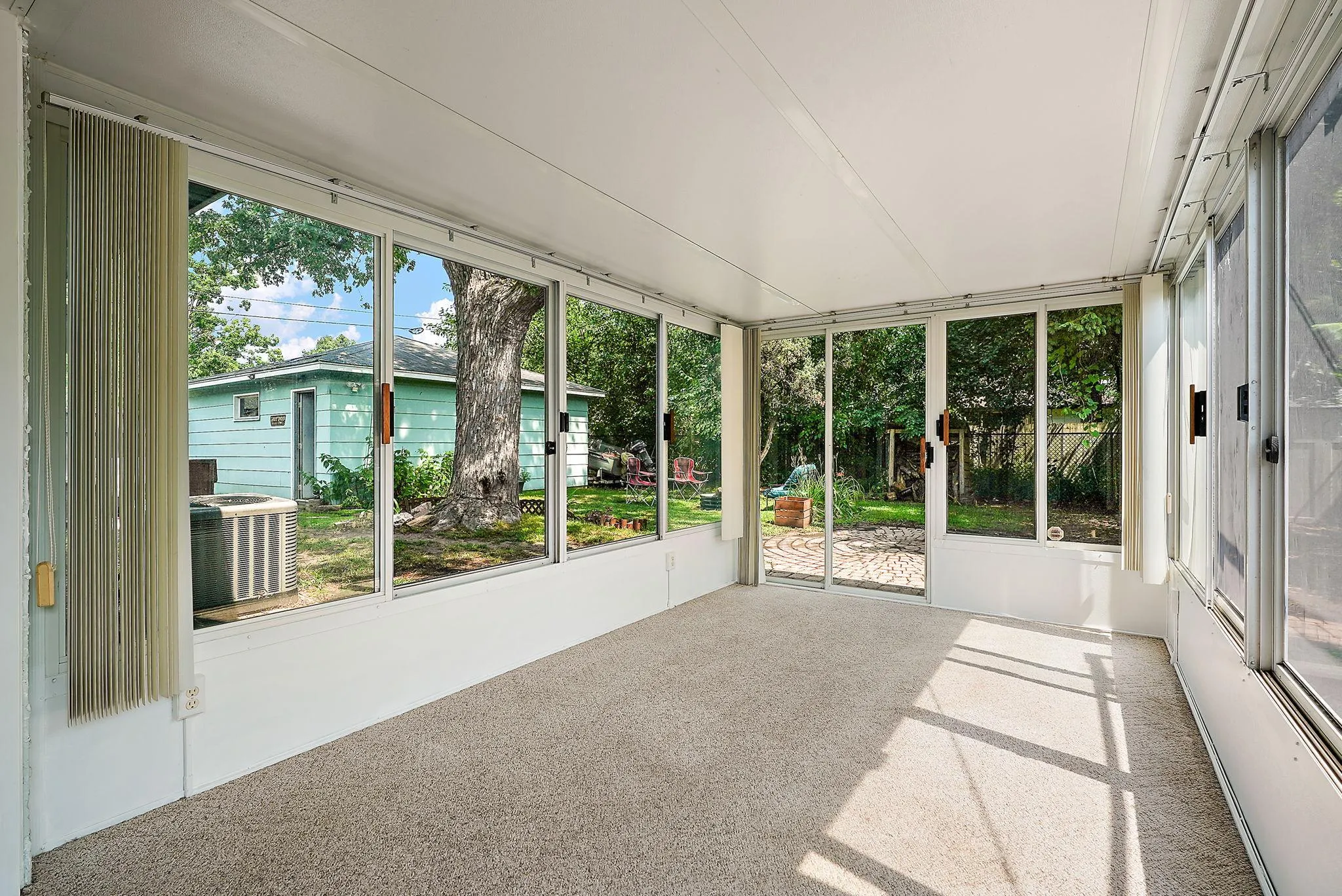 Photo 9 of 8043 5th Ne Street