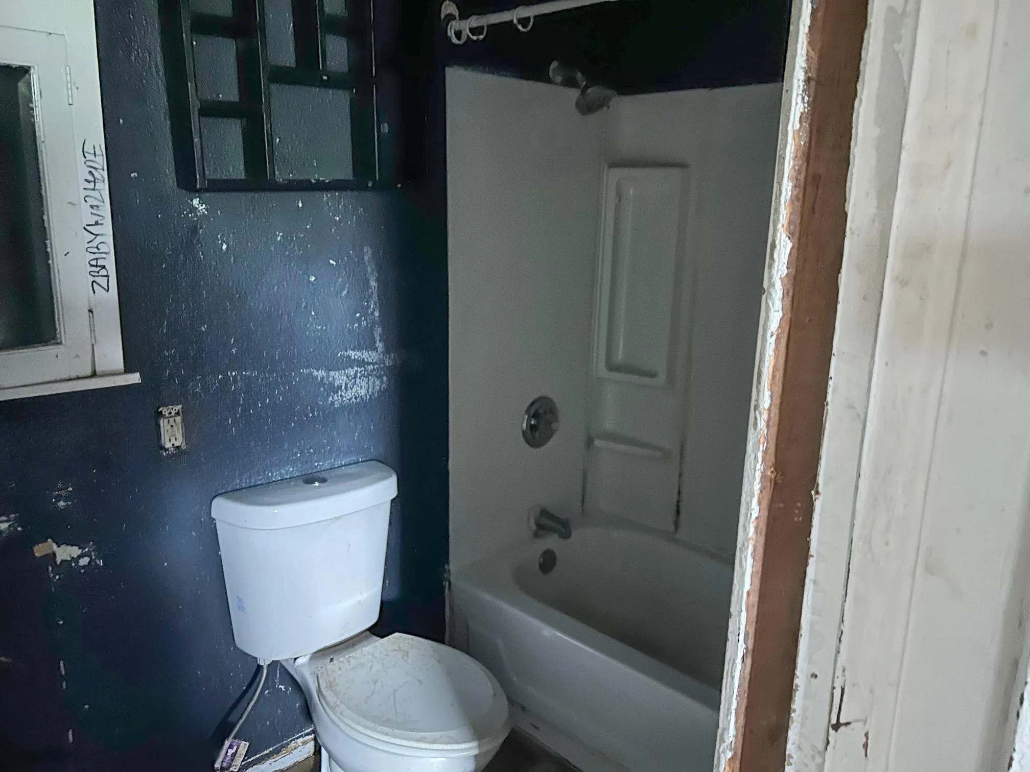 Photo 12 of 719 Sherburne Avenue