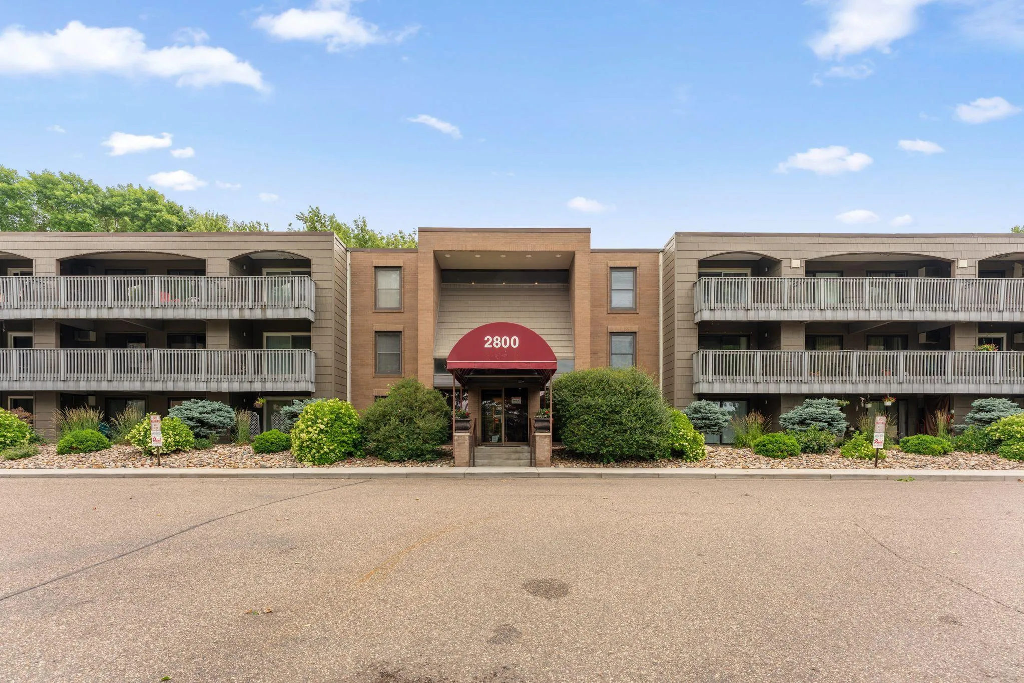 Photo 20 of 2800 Hamline N Avenue Unit 216