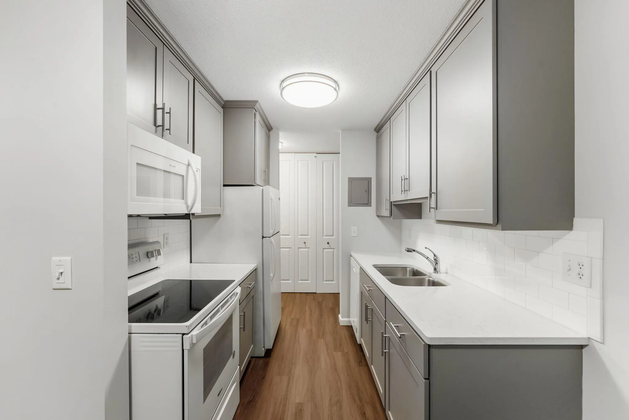 Photo 2 of 2800 Hamline N Avenue Unit 216