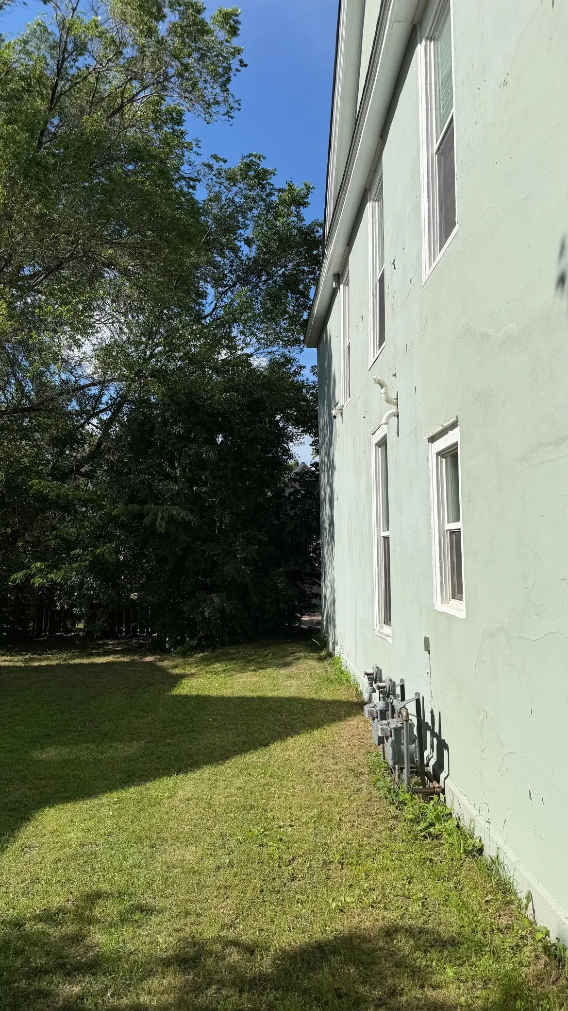 Photo 2 of 422 Mount Ida Street