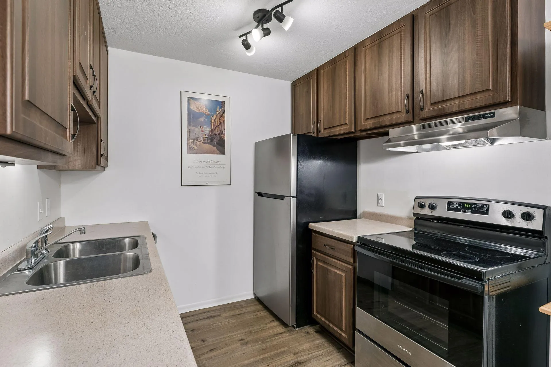 Photo 11 of 14630 Garrett Avenue Unit 401