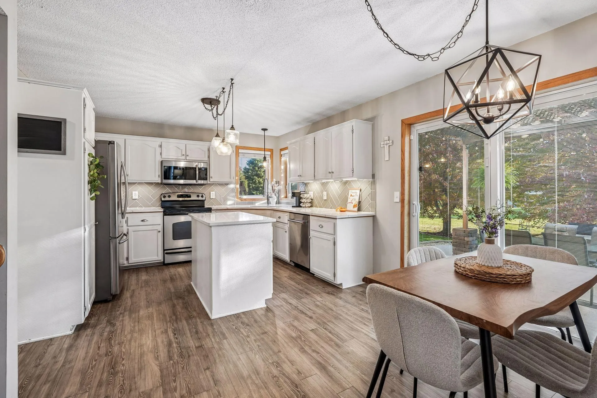 Photo 8 of 13789 Goldenrod Nw Street