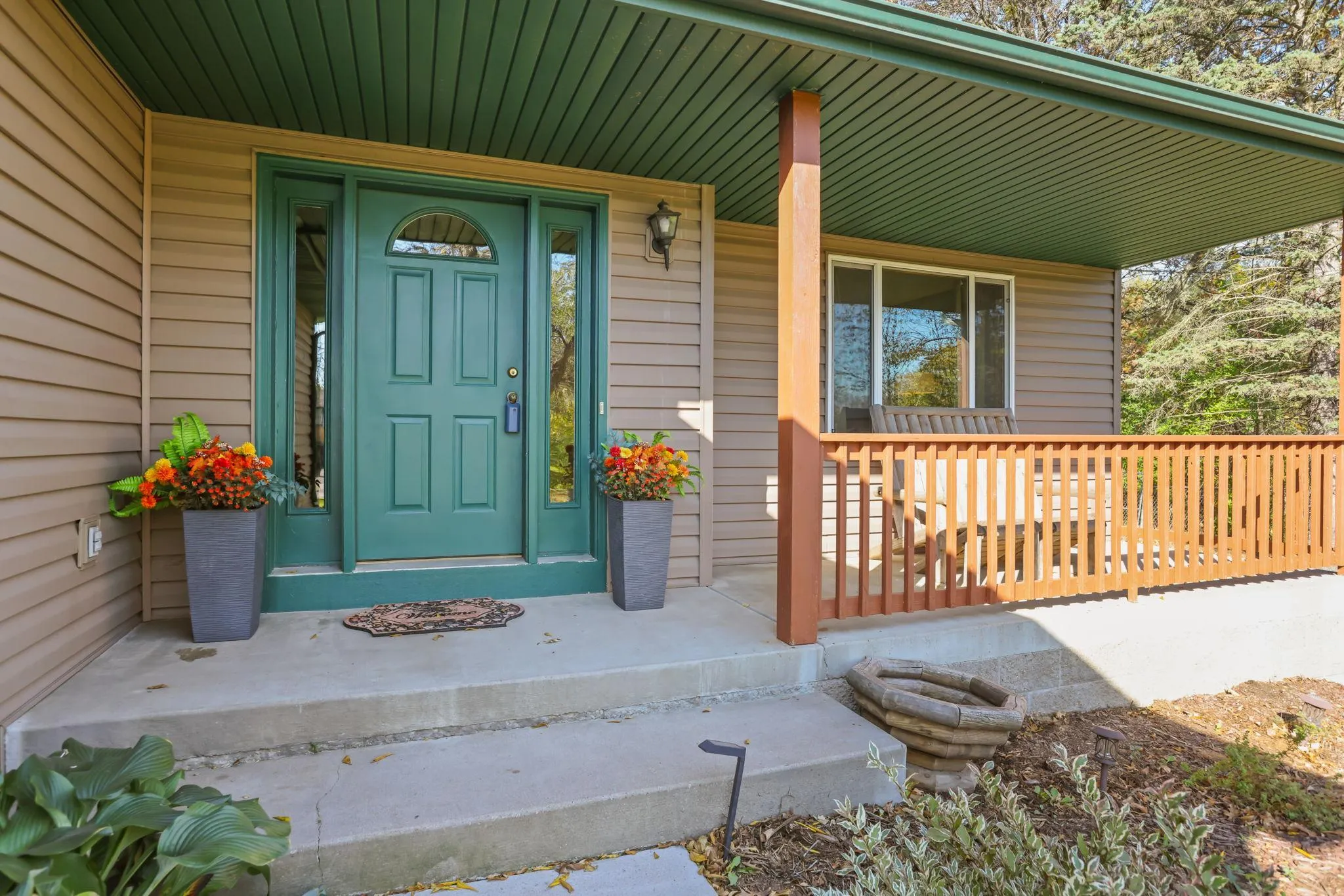 Photo 9 of 8043 Needham Ne Avenue