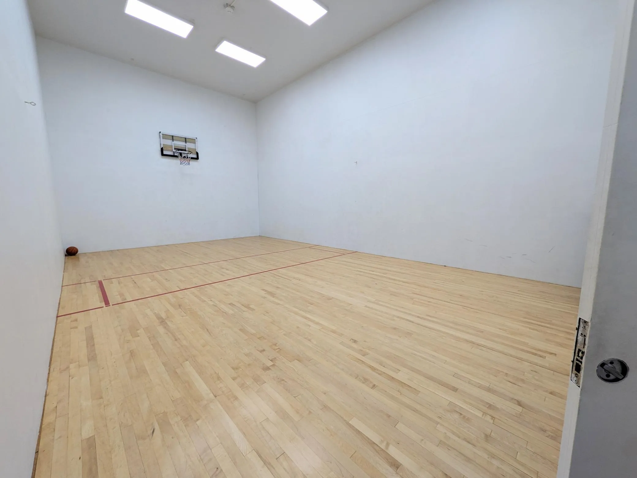 Photo 33 of 4387 Wilshire Boulevard Unit 106