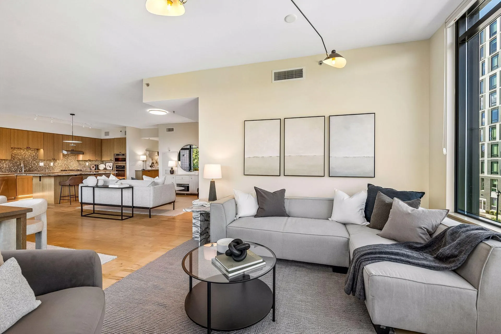 Photo 10 of 215 10th S Avenue Unit 313