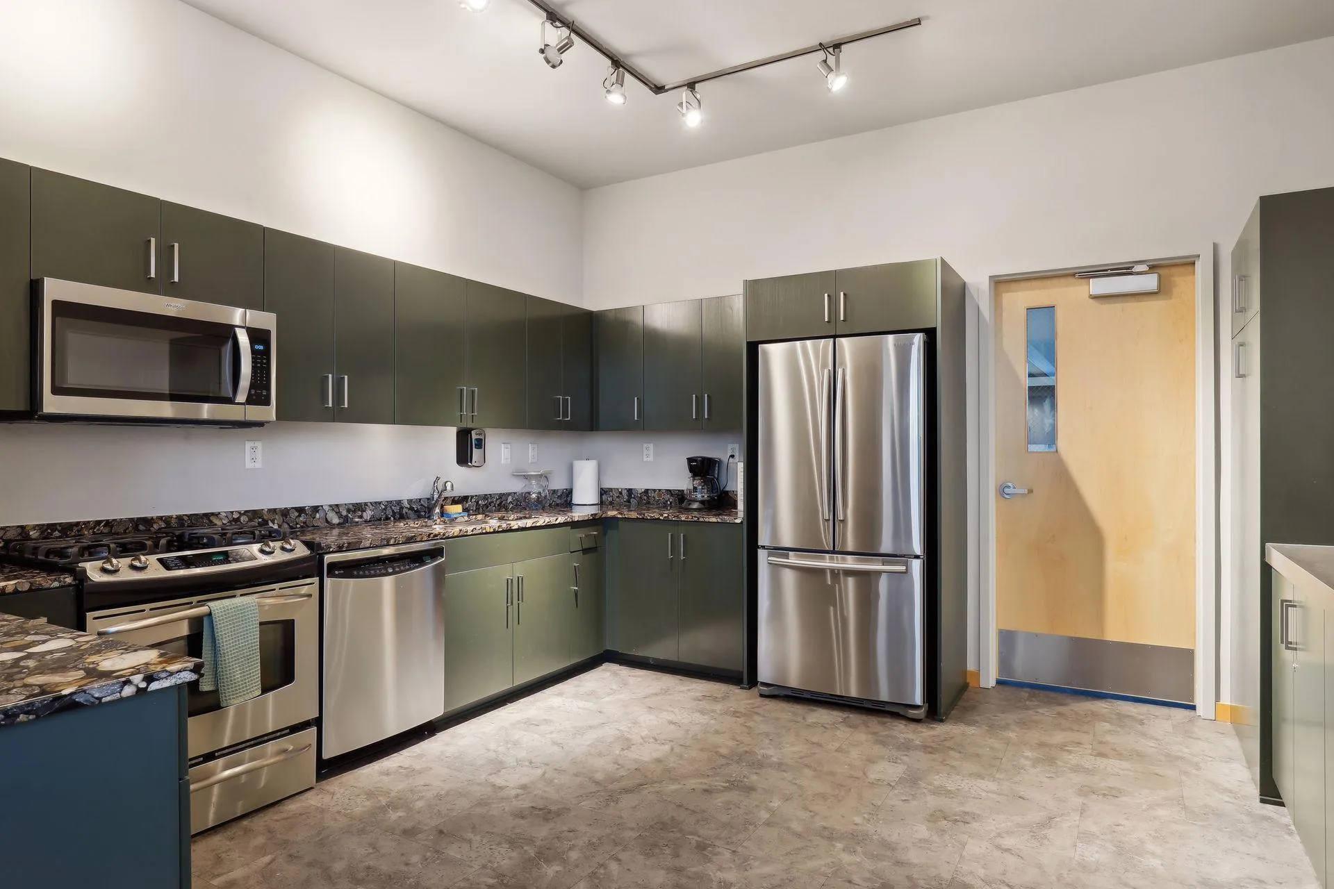 Photo 42 of 215 10th S Avenue Unit 313