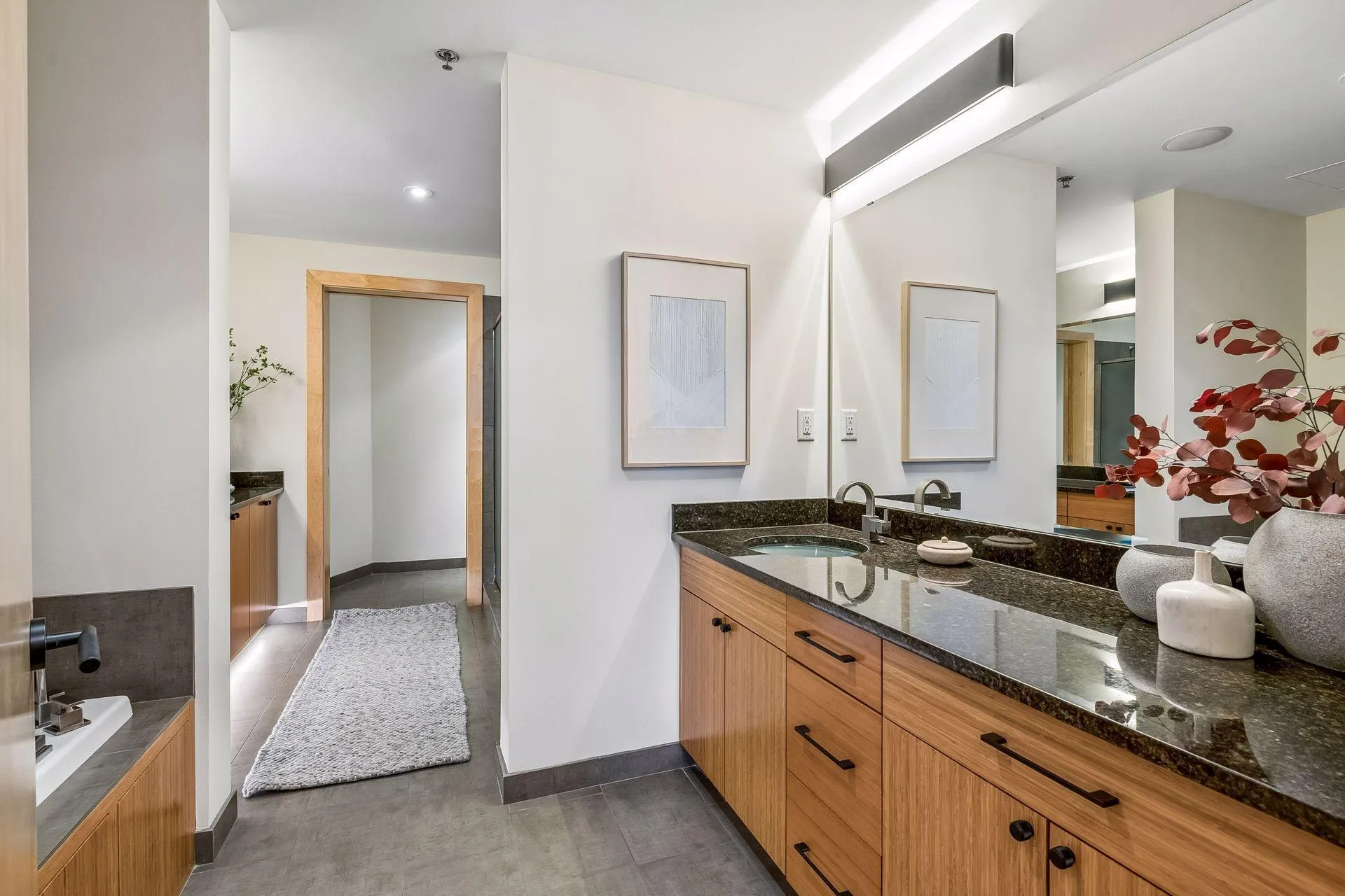 Photo 20 of 215 10th S Avenue Unit 313