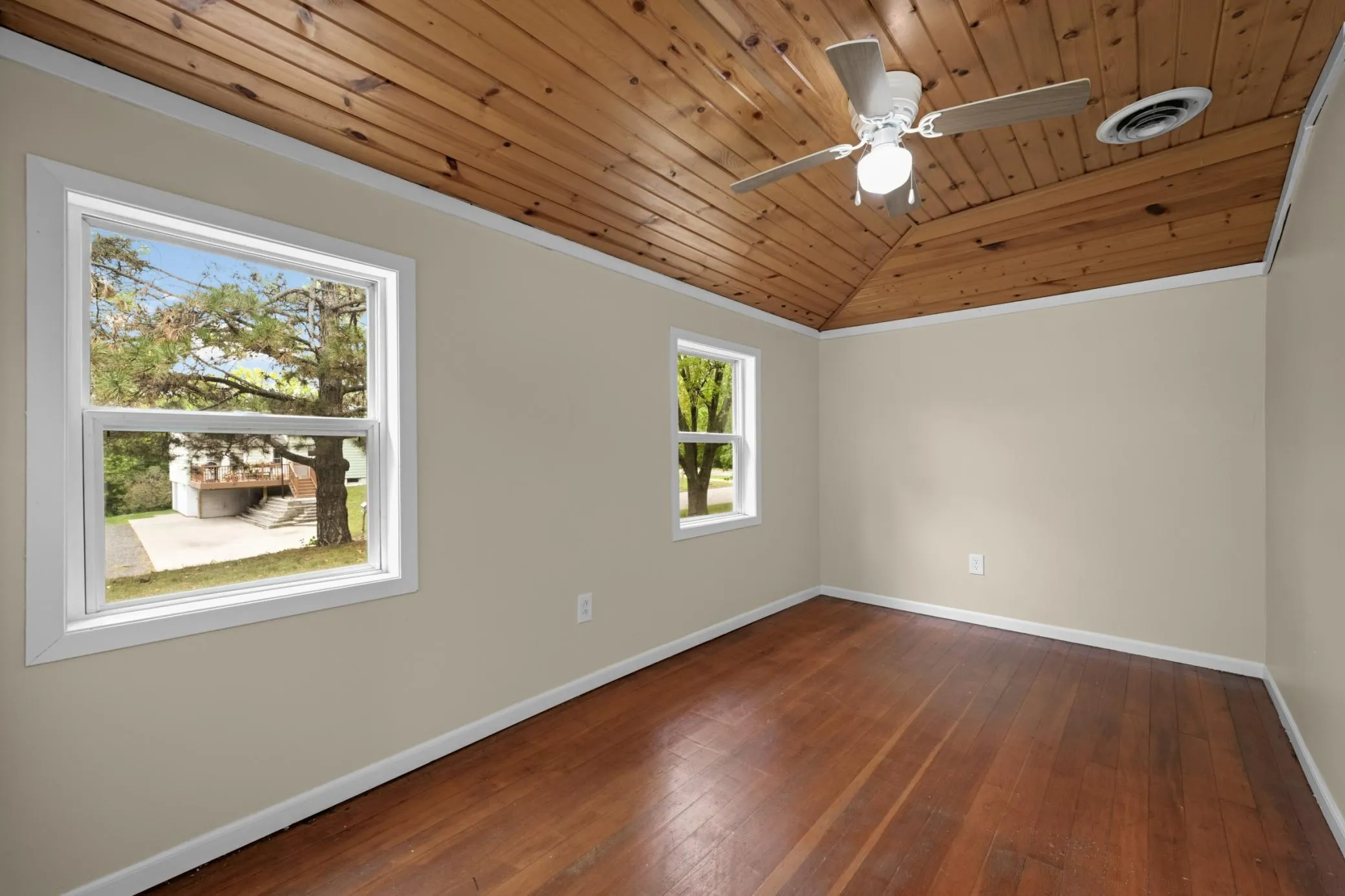 Photo 10 of 5030 Brent Avenue