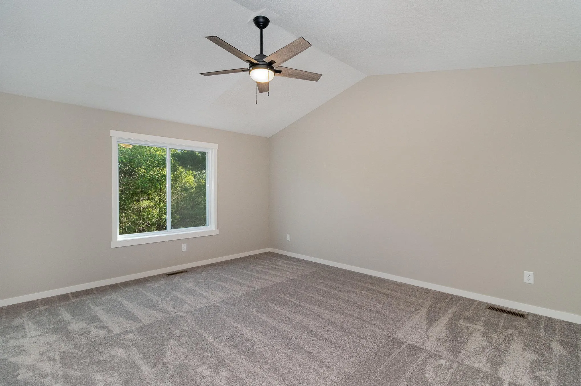 Photo 11 of 21688 Willys Ne Street